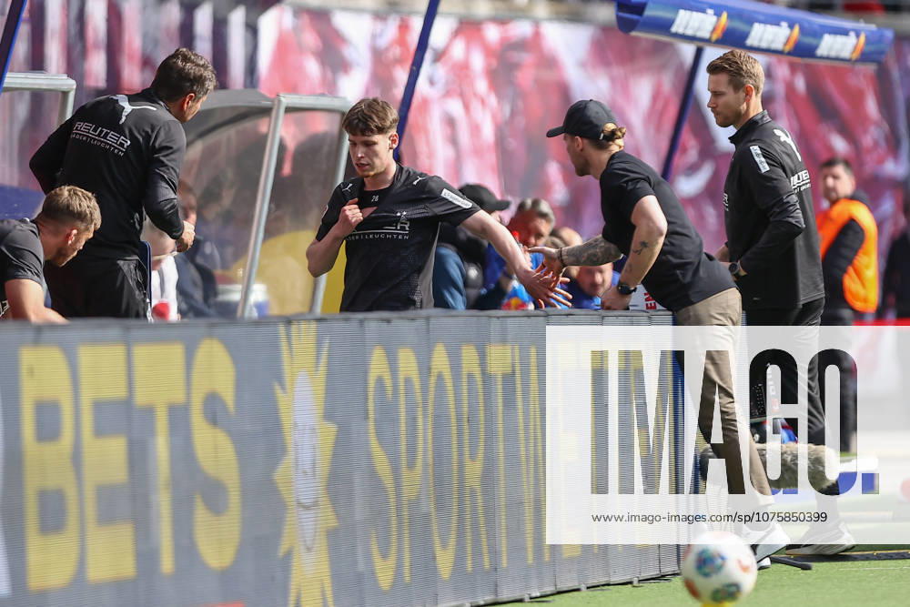 Soccer 1 Bundesliga, RB Leipzig Borussia Mönchengladbach, v l Lukas Ullrich Gladbach, 26 substitution, change Leipzig