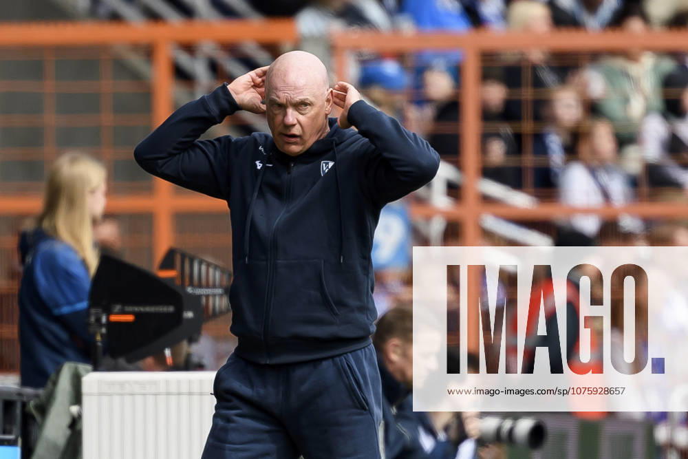 Coach Uwe Roesler VfL Bochum looks dejected during the 2 Bundesliga match between VfL Bochum and Eintracht Braunschweig at Vonovia Ruhrstadion on April 12, 2026 in Bochum, Germany, Germany Photo by Max Maiwald DeFodi Images Coach Uwe Roesler VfL Bochum looks dejected during the 2 Bundesliga match between VfL Bochum and Eintracht Braunschweig at Vonovia Ruhrstadion on April 12, 2026 in Bochum, Germany Photo by Max Maiwald DeFodi Images Photo by Max Maiwald DeFodi Images