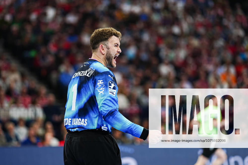 Cheers after parade Gonzalo Perez de Vargas THW Kiel, 01 GER, Handball Sport Verein Hamburg vs THW Kiel, Handball, 1 Bundesliga, Matchday 28, Season 2025 2026, 12 04 2026 GER, Handball Sport Verein Hamburg vs THW Kiel, Handball, 1 Bundesliga, Matchday 28, Season 2025 2026, 12 04 2026 Hamburg