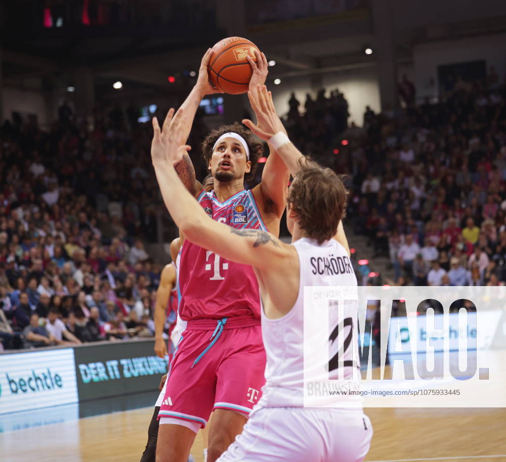 Michael Kessens Telekom Baskets Bonn vs Basketball Löwen Loewen Braunschweig 29 Speiltag season 2025 26
