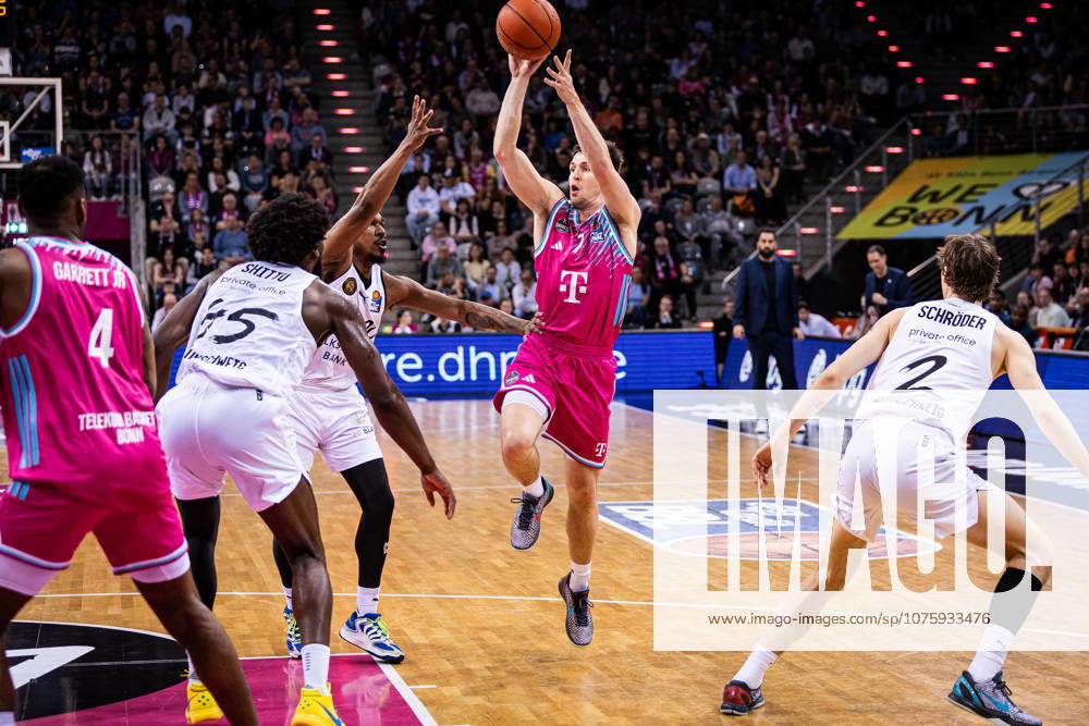 EasyCredit Basketball Bundesliga, Telekom Baskets Bonn vs Basketball Löwen Braunschweig, 12 04 2026 Grayson Murphy Telekom Baskets Bonn 7 one-legged easyCredit Basketball Bundesliga, Telekom Baskets Bonn vs Basketball Löwen Braunschweig, 12 04 2026, Telekom Dome Bonn