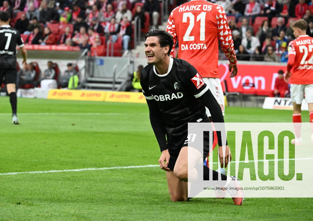 Soccer 1 Bundesliga, FSV Mainz 05 SC Freiburg v l Igor Matanovic SC Freiburg