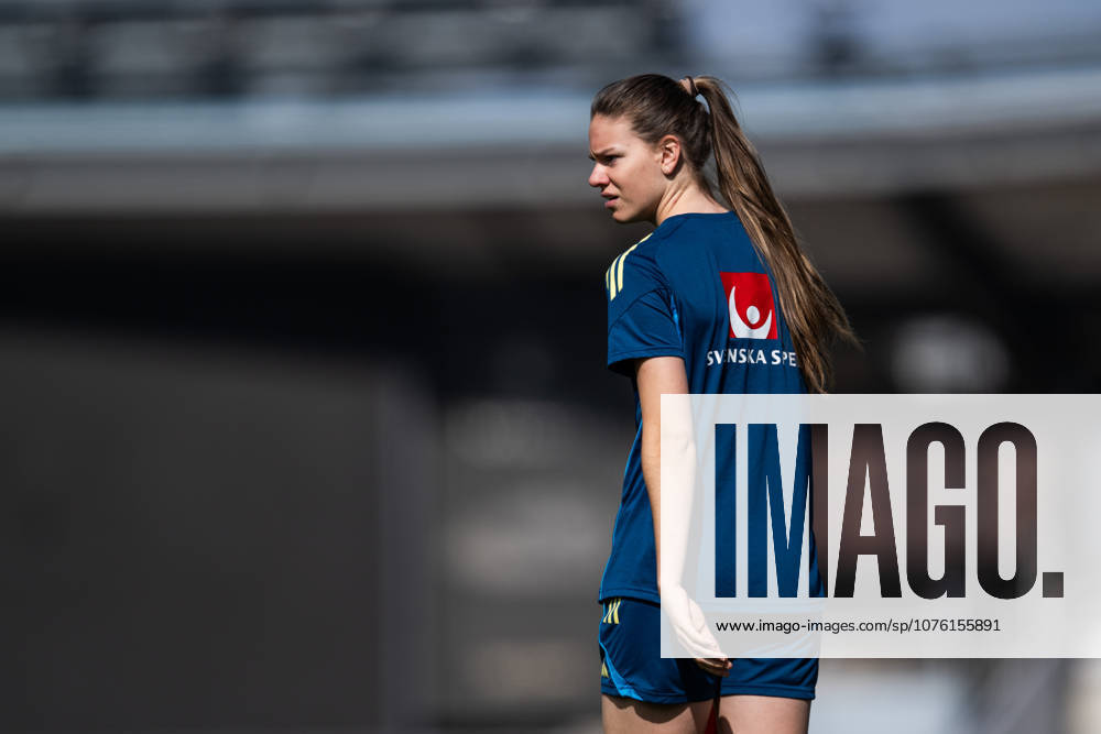 Bella Andersson of the Swedish women s national football team during a training session on April 16, 2026 in Gothenburg Photo Mathias Bergeld BILDBYRAN code MB MB1364 fotboll football soccer fotball vm kval kval fifa womens world cup qualifier qualifier träning practice training sverige sweden dam bbeng women kvinner