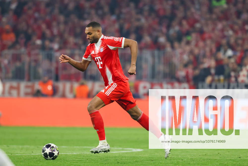 Jonathan Tah FC Bayern Muenchen, 04 with ball, GER, FC Bayern Muenchen vs Real Madrid CF, Football, UEFA Champions League, quarter-final, second leg, 2025 2026 season, 15 04 2026, GER, FC Bayern Muenchen vs Real Madrid CF, Football, UEFA Champions League, quarter-final, second leg, 2025 2026 season, 15 04 2026 Muenchen