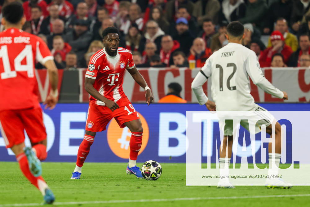 Alphonso Davies FC Bayern Muenchen, 19 with ball, with Trent Alexander Arnold Real Madrid CF, 12 , GER, FC Bayern Muenchen vs Real Madrid CF, Football, UEFA Champions League, quarter-final, second leg, 2025 2026 season, 15 04 2026, GER, FC Bayern Muenchen vs Real Madrid CF, Football, UEFA Champions League, quarter-final, second leg, 2025 2026 season, 15 04 2026 Muenchen
