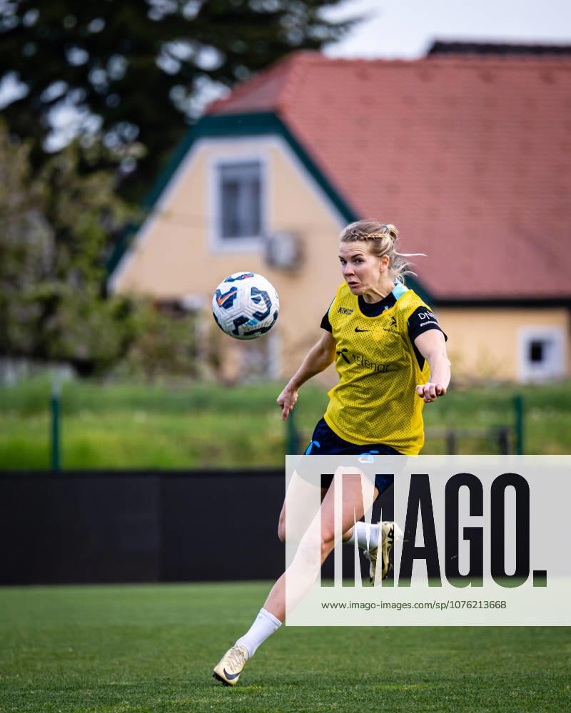 Ada Hegerberg of the Norwegian womens national football team during a training session on April 17, 2026 in Ptuj Photo Marius Simensen BILDBYRAN Cop 238 bbeng dam fifa women s world cup qualifier football fotball fotball norge norway practice soccer training trening träning