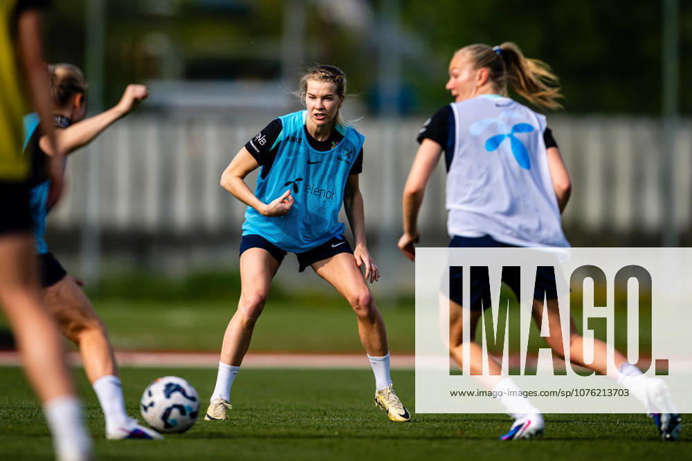 Ada Hegerberg of the Norwegian womens national football team during a training session on April 17, 2026 in Ptuj Photo Marius Simensen BILDBYRAN Cop 238 bbeng dam fifa women s world cup qualifier football fotball fotball norge norway practice soccer training trening träning