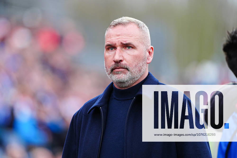 Tim Walter Holstein Kiel, Coach GER, Holstein Kiel vs 1 FC Kaiserslautern, Football, 2 Bundesliga, Matchday 30, Season 2025 2026, 17 04 2026 DFL REGULATES PROHIBIT ANY USE OF PHOTOGRAPHS AS IMAGE SEQUENCES AND OR QUASI VIDEO GER, Holstein Kiel vs 1 FC Kaiserslautern, Football, 2 Bundesliga, Matchday 30, Season 2025 2026, 17 04 2026 Kiel