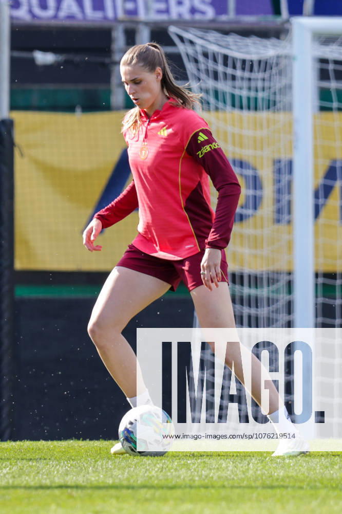 Football DFB Media Dates, German Womens National Team Training v l Jule Brand German Womens National Team Ried
