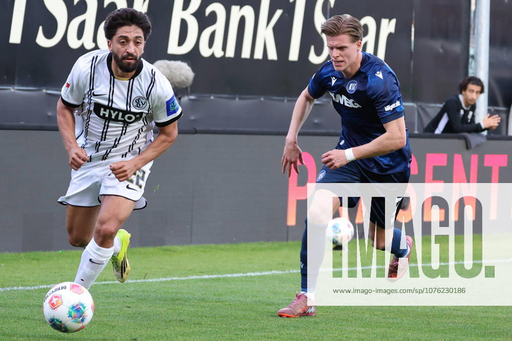 Soccer 2 Bundesliga, SV Elversberg Karlsruher SC v l Immanuel Pherai SV 07 Elversberg Dzenis Burnic Karlsruher SC Elversberg
