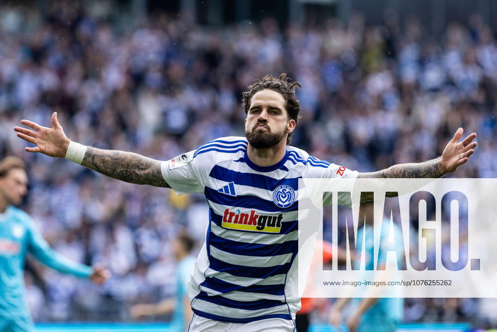 3 Liga MSV Duisburg TSG Hoffenheim II 18 04 2026 MSV Duisburg celebrates the goal, 2 1 by Lex Tyger Lobinger MSV Duisburg, 45 3 Liga MSV Duisburg TSG Hoffenheim II Schauinsland Reisen Arena, Duisburg, 18 04 2026 DFB regulations prohibit any use of photographs as image sequences and or quasi video