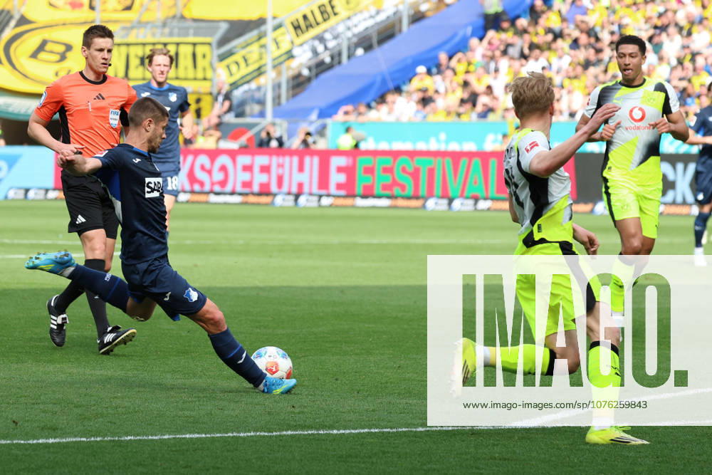 Soccer 1 Bundesliga, TSG 1899 Hoffenheim Borussia Dortmund v l Andrej Kramaric TSG 1899 Hoffenheim Sinsheim