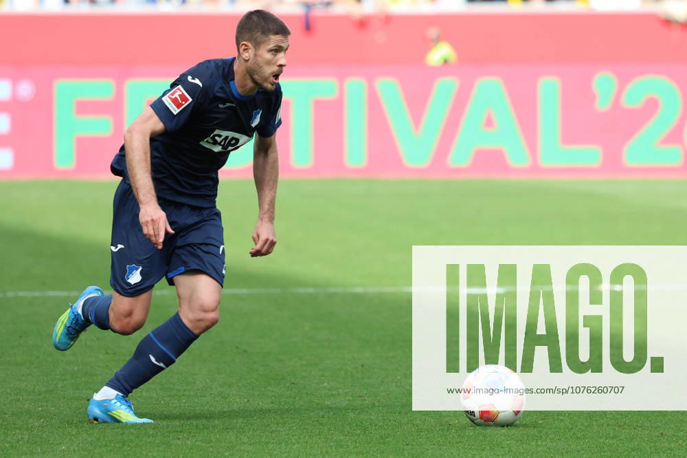 Soccer 1 Bundesliga, TSG 1899 Hoffenheim Borussia Dortmund v l Andrej Kramaric TSG 1899 Hoffenheim Sinsheim
