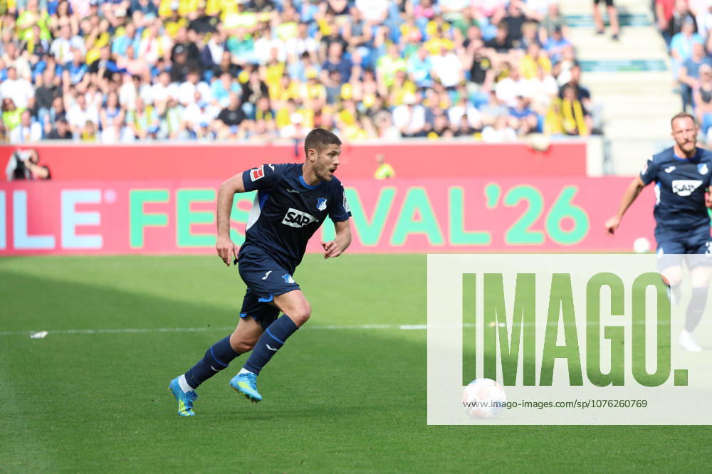 Soccer 1 Bundesliga, TSG 1899 Hoffenheim Borussia Dortmund v l Andrej Kramaric TSG 1899 Hoffenheim Sinsheim