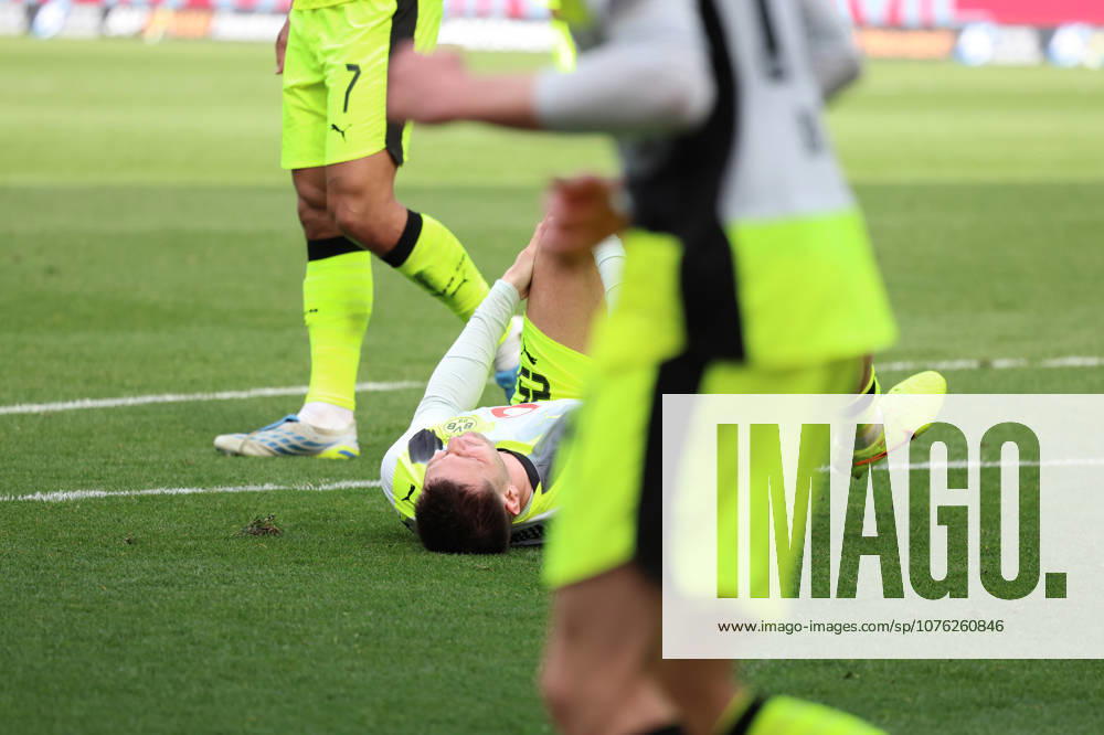 Fussball 1 Bundesliga, TSG 1899 Hoffenheim Borussia Dortmund v l Niklas Süle Suele Borussia Dortmund verletzt, Verletzung, Schmerz, Schmerzen, injured, injury, pain, pains Sinsheim