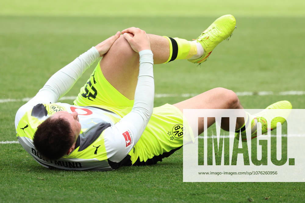 Fussball 1 Bundesliga, TSG 1899 Hoffenheim Borussia Dortmund v l Niklas Süle Suele Borussia Dortmund verletzt, Verletzung, Schmerz, Schmerzen, injured, injury, pain, pains Sinsheim