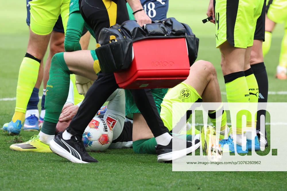 Fussball 1 Bundesliga, TSG 1899 Hoffenheim Borussia Dortmund v l Niklas Süle Suele Borussia Dortmund verletzt, Verletzung, Schmerz, Schmerzen, injured, injury, pain, pains Sinsheim