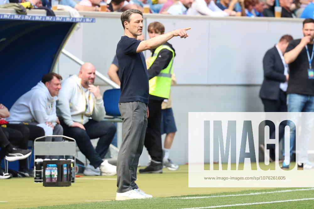 Fußball 1 Bundesliga, TSG 1899 Hoffenheim Borussia Dortmund v l Niko Kovac Trainer Borussia Dortmund gibt Anweisungen, gestikuliert, mit den Armen gestikulieren gives instructions, gesticulate Sinsheim