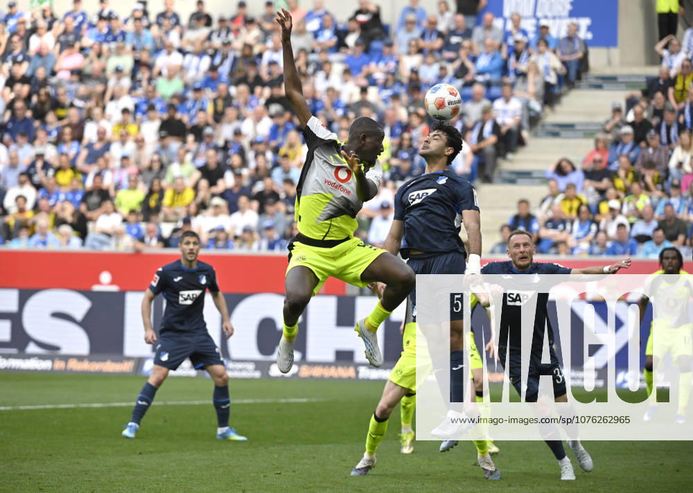 Penalty area scene, goal area scene header duel duel action Serhou Guirassy Borussia Dortmund BVB 09 vs Ozan Kabak TSG 1899 Hoffenheim 05 TSG 1899 Hoffenheim vs Borussia Dortmund BVB 18 04 2026 DFL REGULATIONS PROHIBIT ANY USE OF PHOTOGRAPHS AS IMAGE SEQUENCES AND OR QUASI VIDEO TSG 1899 Hoffenheim vs Borussia Dortmund