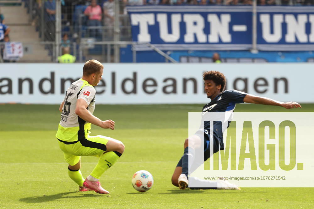 Fussball 1 Bundesliga, TSG 1899 Hoffenheim Borussia Dortmund v l Zweikampf, Duell, duel, tackle, compete Julian Ryerson Borussia Dortmund Bernardo TSG 1899 Hoffenheim Sinsheim
