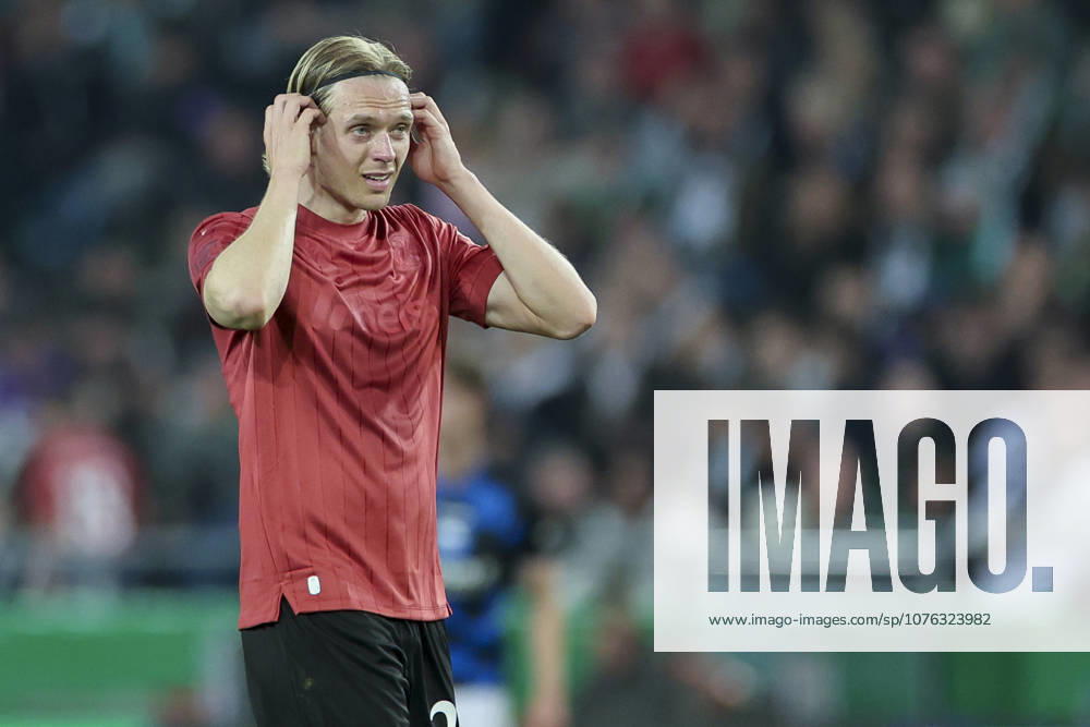 Stefan Teitur Thordarson Hannover 96 looks disappointed, 2 Bundesliga, Hannover 96 v SC Paderborn 07, Heinz von Heiden Arena on April 18, 2026 in Hanover, Germany Photo by Marco Steinbrenner DeFodi Images Stefan Teitur Thordarson Hannover 96 looks disappointed, 2 Bundesliga, Hannover 96 v SC Paderborn 07, Heinz von Heiden Arena, April 18, 2026 in Hanover, Germany Photo by Marco Steinbrenner DeFodi Images