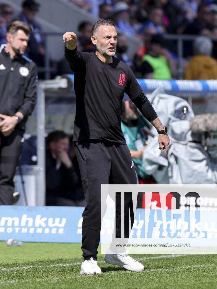 Coach Alexander Ende Fortuna Duesseldorf gestures, 2 Bundesliga, 1 FC Magdeburg v Fortuna Düsseldorf, Avnet Arena on April 18, 2026 in Magdeburg, Germany Photo by Marco Steinbrenner DeFodi Images Coach Alexander Ende Fortuna Duesseldorf gestures, 2 Bundesliga, 1 FC Magdeburg v Fortuna Düsseldorf, Avnet Arena, April 18, 2026 in Magdeburg, Germany Photo by Marco Steinbrenner DeFodi Images