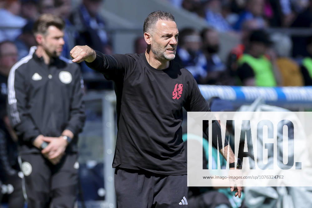 Coach Alexander Ende Fortuna Duesseldorf gestures, 2 Bundesliga, 1 FC Magdeburg v Fortuna Düsseldorf, Avnet Arena on April 18, 2026 in Magdeburg, Germany Photo by Marco Steinbrenner DeFodi Images Coach Alexander Ende Fortuna Duesseldorf gestures, 2 Bundesliga, 1 FC Magdeburg v Fortuna Düsseldorf, Avnet Arena, April 18, 2026 in Magdeburg, Germany Photo by Marco Steinbrenner DeFodi Images