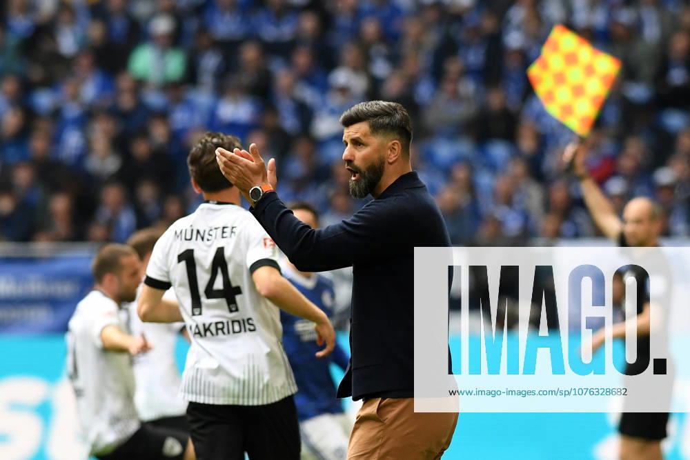 Coach Miron Muslic FC Schalke 04 gestures, gestures during the 2 Bundesliga match between FC Schalke 04 and Preußen Münster, Veltins Arena on April 19, 2026 in Gelsenkirchen, Germany Photo by Ralf Treese DeFodi Images Trainer Miron Muslic FC Schalke 04 gestures during the 2 Bundesliga match between FC Schalke 04 and Preußen Münster at Veltins Arena on April 19, 2026 in Gelsenkirchen, Germany Photo by Ralf Treese DeFodi Images DFB DFL REGULATIONS PROHIBIT ANY USE OF PHOTOGRAPHS AS IMAGE SEQUENCES AND OR QUASI VIDEO Photo by Ralf Treese DeFodi Images