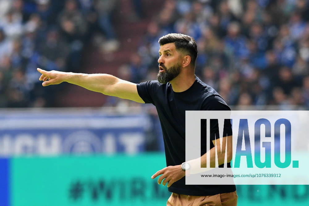 Coach Miron Muslic FC Schalke 04 gestures, gestures during the 2 Bundesliga match between FC Schalke 04 and Preußen Münster, Veltins Arena on April 19, 2026 in Gelsenkirchen, Germany Photo by Ralf Treese DeFodi Images Trainer Miron Muslic FC Schalke 04 gestures during the 2 Bundesliga match between FC Schalke 04 and Preußen Münster at Veltins Arena on April 19, 2026 in Gelsenkirchen, Germany Photo by Ralf Treese DeFodi Images DFB DFL REGULATIONS PROHIBIT ANY USE OF PHOTOGRAPHS AS IMAGE SEQUENCES AND OR QUASI VIDEO Photo by Ralf Treese DeFodi Images