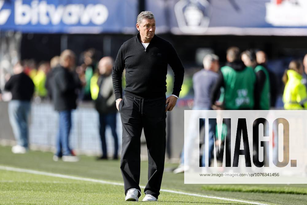 ROTTERDAM - AZ Alkmaar coach Leeroy Echteld during the KNVB Cup final match between AZ Alkmaar and NEC Nijmegen at De Kuip stadium on April 19, 2026 in Rotterdam, the Netherlands. BART STOUTJESDIJK ANP Dutch KNVB Beker FINAL 2025-2026 ANPxSportx StoutjesdijkxIVx 556215400 originalFilename: 556215400