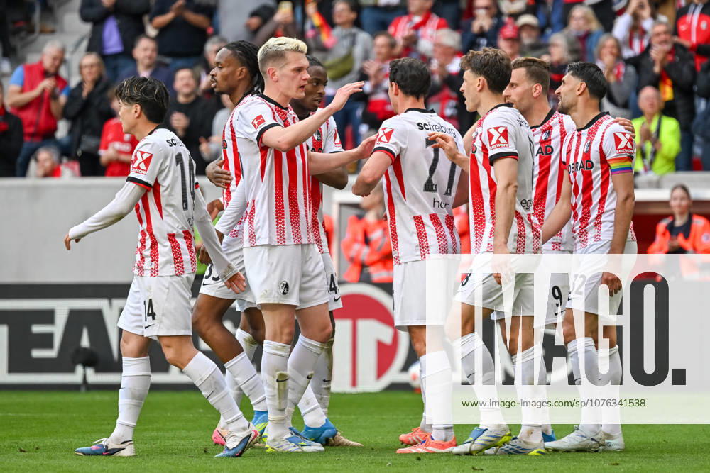 Celebration for the goal to 2 1 by Maximilian Eggestein SC Freiburg, 08 GER, SC Freiburg 1 FC Heidenheim, Football, Bundesliga, Matchday 30, Season 2025 2026, 19 04 2026 DFL DFB REGULATIONS PROHIBIT ANY USE OF PHOTOGRAPHS AS IMAGE SEQUENCES AND OR QUASI VIDEO GER, SC Freiburg 1 FC Heidenheim, Football, Bundesliga, Matchday 30, Season 2025 2026, 19 04 2026 Freiburg