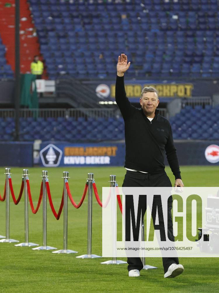 ROTTERDAM - AZ Alkmaar coach Leeroy Echteld during the KNVB Cup final match between AZ Alkmaar and NEC Nijmegen at De Kuip stadium on April 19, 2026 in Rotterdam, the Netherlands. BART STOUTJESDIJK ANP Dutch KNVB Beker FINAL 2025-2026 ANPxSportx StoutjesdijkxIVx 556359745 originalFilename: 556359745
