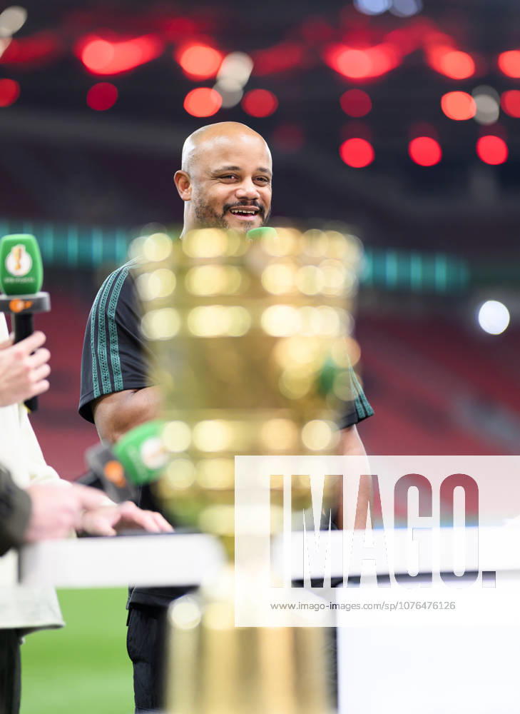 Coach Vincent Kompany Bayern Munich is behind the DFB Cup, laughs, good mood after the game at the ZDF interview Football DFB Cup semi-final Bayer 04 Leverkusen Bayern Munich, on 22 04 2026 in Leverkusen Germany BayArena