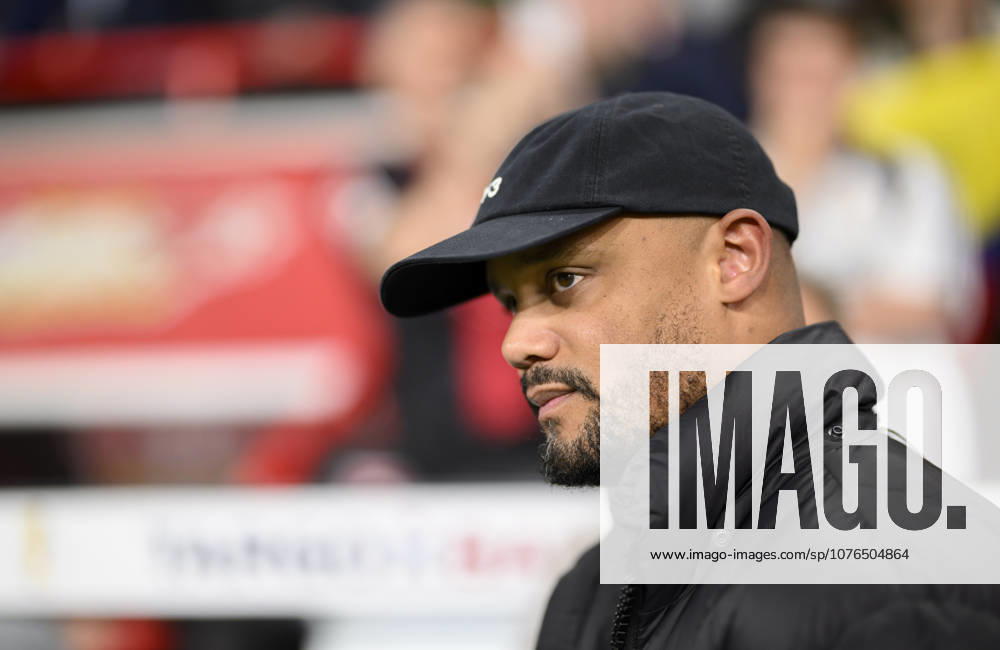 Coach Vincent Kompany Bayern Munich Soccer DFB Cup Semifinal Bayer 04 Leverkusen Bayern Munich 0 2, on 22 04 2026 in Leverkusen Germany BayArena