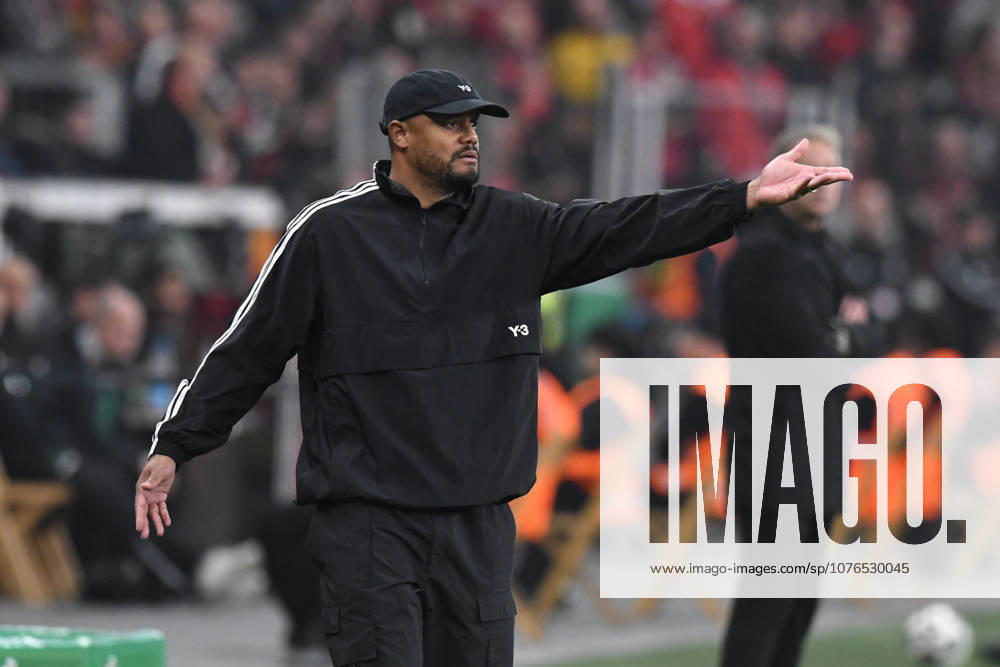 Coach Vincent Kompany FC Bayern Muenchen gestures GER, Bayer 04 Leverkusen vs FC Bayern Muenchen, Football, DFB Pokal Semi-Final, Season 2025 2026, 22 04 2026 DFL REGULATIONS PROHIBIT ANY USE OF PHOTOGRAPHS AS IMAGE SEQUENCES AND OR QUASI VIDEO GER, Bayer 04 Leverkusen vs FC Bayern Muenchen, Football, DFB Pokal Semi-Final, Season 2025 2026, 22 04 2026 Leverkusen