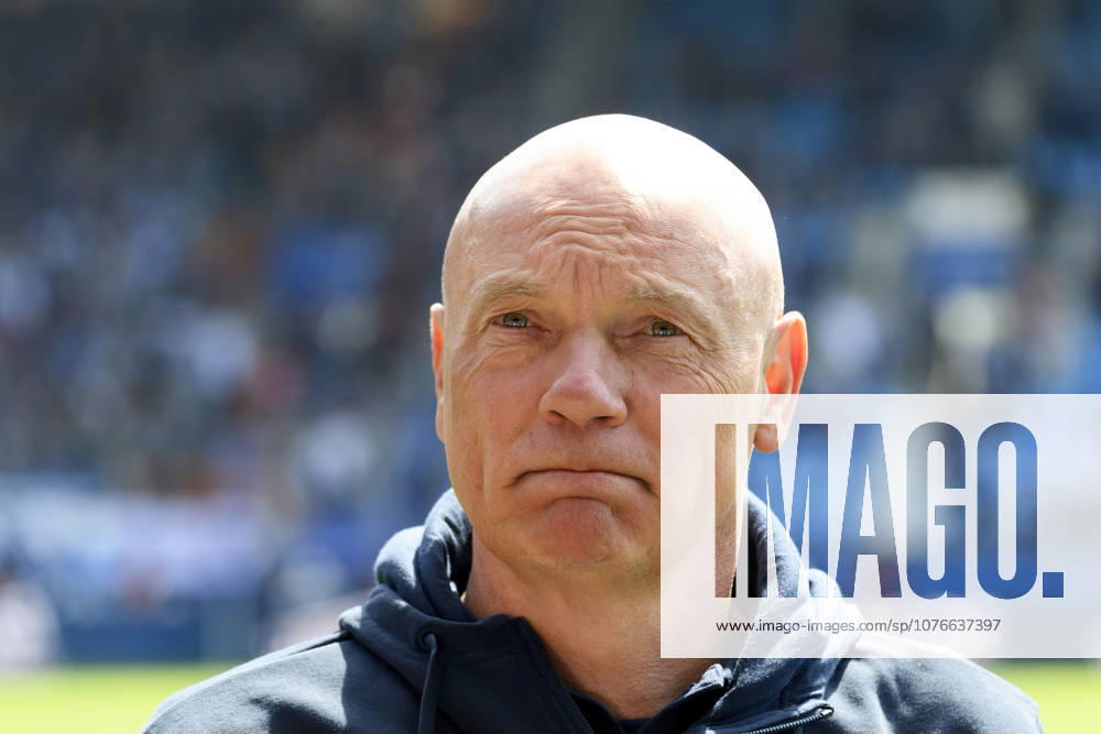 Coach Uwe Roesler VfL Bochum looks dejected during the 2 Bundesliga match between VfL Bochum and SpVgg Greuther Fürth at Vonovia Ruhrstadion on April 26, 2026 in Bochum, Germany, Germany Photo by Max Maiwald DeFodi Images Coach Uwe Roesler VfL Bochum looks dejected during the 2 Bundesliga match between VfL Bochum and SpVgg Greuther Fürth at Vonovia Ruhrstadion on April 26, 2026 in Bochum, Germany Photo by Max Maiwald DeFodi Images Photo by Max Maiwald DeFodi Images