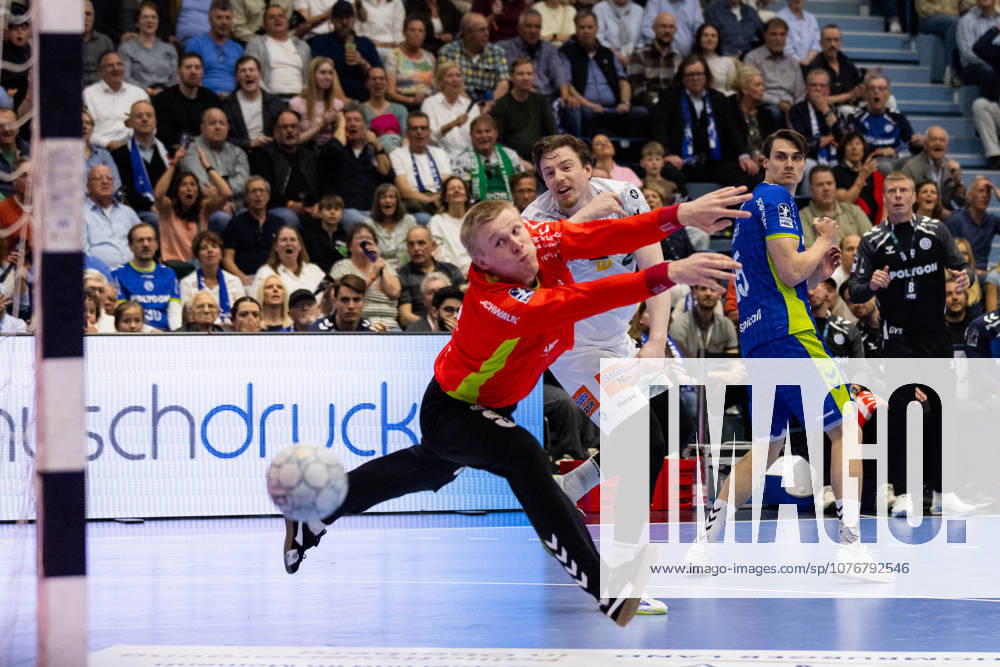 Erik PERSSON FRISCH AUF Goeppingen, 22 scores a goal, Action, Goal throw GER, VfL Gummersbach vs FRISCH AUF Goeppingen, Handball, Bundesliga, Matchday 30, Season 2025 2026, 30 04 2026, GER, VfL Gummersbach vs FRISCH AUF Goeppingen, Handball, Bundesliga, Matchday 30, Season 2025 2026, 30 04 2026, Gummersbach