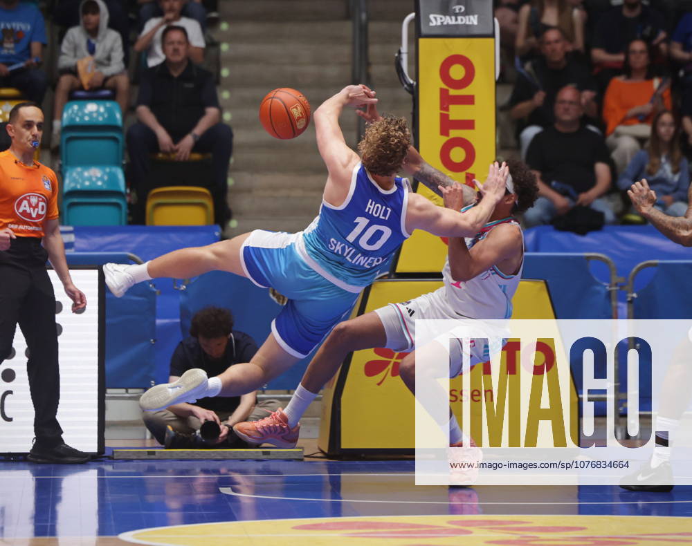 Michael Kessens Telekom Baskets Bonn vs Frankfurt Skyxliners 32 Speiltag season 2025 26