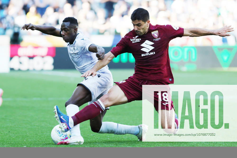 UdineseÕs Hassane Kamara fights for the ball with Torino s Giovanni Simeone during the Serie A soccer match between Udinese and Torino at the Bluenergy Stadium in Udine, north east Italy - Saturday, May 02,2026 - soccer