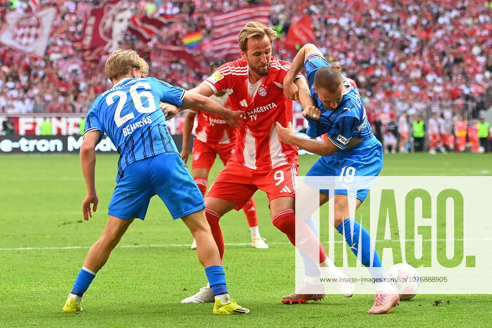 Harry KANE Bayern Muenchen , action, duel against right Jonas FOEHRENBACH Heidenheim , left Hennes BEHRENS Heidenheim Football 1 Bundesliga Season 2025 2026, 32 Matchday, Matchday32 FC Bayern Muenchen 1 FC Heidenheim 3 3 on 02 05 2026 , A L L I A N Z A R E N A