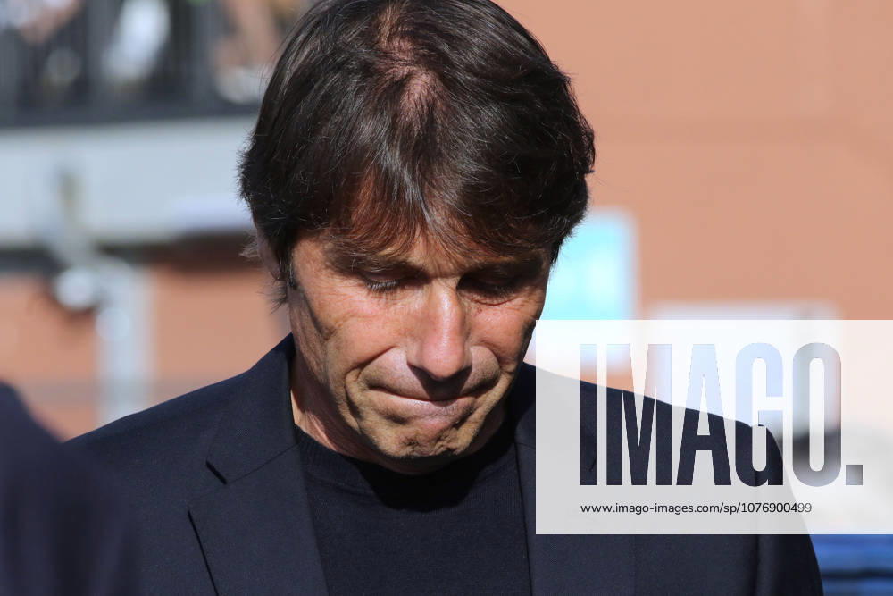 Foto IPP Albano Angilletta Como 02 05 2026 Calcio Campionato di serie A 2025 2026 Como - Napoli 0-0 nella foto: Antonio Conte allenatore del Napoli a teta bassa deluso Italy Photo Press World Copyright italy ITALY