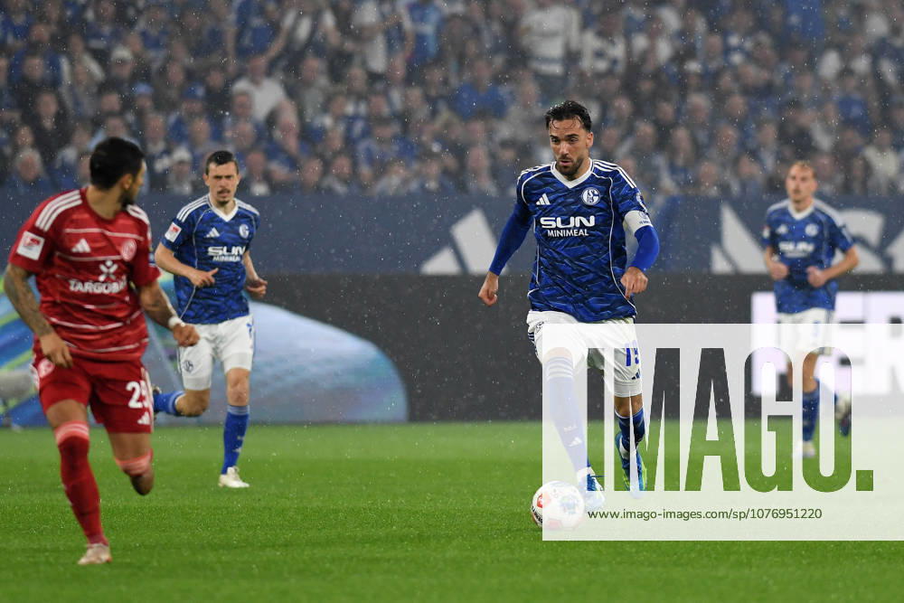 Kenan Karaman FC Schalke 04 in action, on the ball, single action during the 2 Bundesliga match between FC Schalke 04 and Fortuna Düsseldorf, Veltins Arena on May 02, 2026 in Gelsenkirchen, Germany Photo by Ralf Treese DeFodi Images Kenan Karaman FC Schalke 04 controls the ball during the 2 Bundesliga match between FC Schalke 04 and Fortuna Düsseldorf at Veltins Arena on May 2, 2026 in Gelsenkirchen, Germany Photo by Ralf Treese DeFodi Images DFL regulations prohibit any use of photographs as image sequences and or quasi video Photo by Ralf Treese DeFodi Images