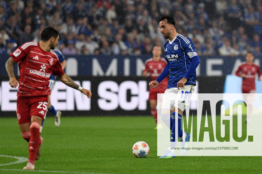 Kenan Karaman FC Schalke 04 in action, on the ball, single action during the 2 Bundesliga match between FC Schalke 04 and Fortuna Düsseldorf, Veltins Arena on May 02, 2026 in Gelsenkirchen, Germany Photo by Ralf Treese DeFodi Images Kenan Karaman FC Schalke 04 controls the ball during the 2 Bundesliga match between FC Schalke 04 and Fortuna Düsseldorf at Veltins Arena on May 2, 2026 in Gelsenkirchen, Germany Photo by Ralf Treese DeFodi Images DFL regulations prohibit any use of photographs as image sequences and or quasi video Photo by Ralf Treese DeFodi Images
