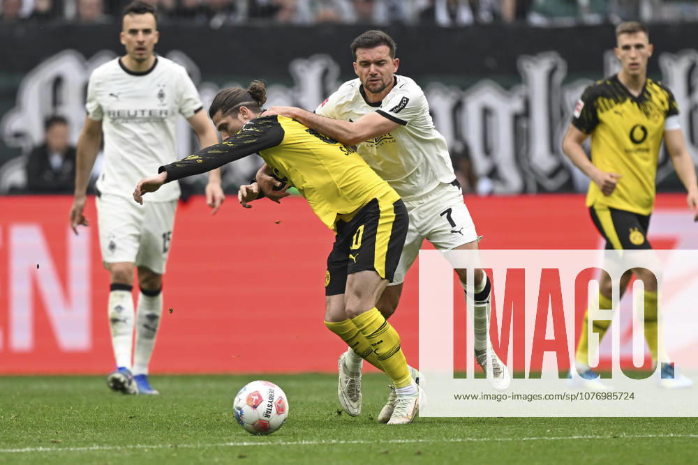 V li in duel Marcel Sabitzer Dortmund 20 Kevin Stöger Stoeger Moenchengladbach 7 03 05 2026 ¢ Football ¢ Borussia Moenchengladbach vs Borussia Dortmund, Borussia Park, Moenchengladbach, DFB DFL REGULATIONS PROHIBIT ANY USE OF PHOTOGRAPHS AS IMAGE SEQUENCES AND OR QUASI VIDEO