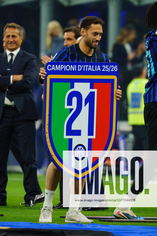 FC Internazionale v Parma Calcio 1913 - Serie A Hakan Calhanoglu of FC Internazionale celebrates winning the 21st scudetto during the Italian Serie A football match between FC Internazionale and Parma Calcio 1913 at Giuseppe Meazza Stadium in Milan, Italy, on May 3, 2026. Milano Italy Italy