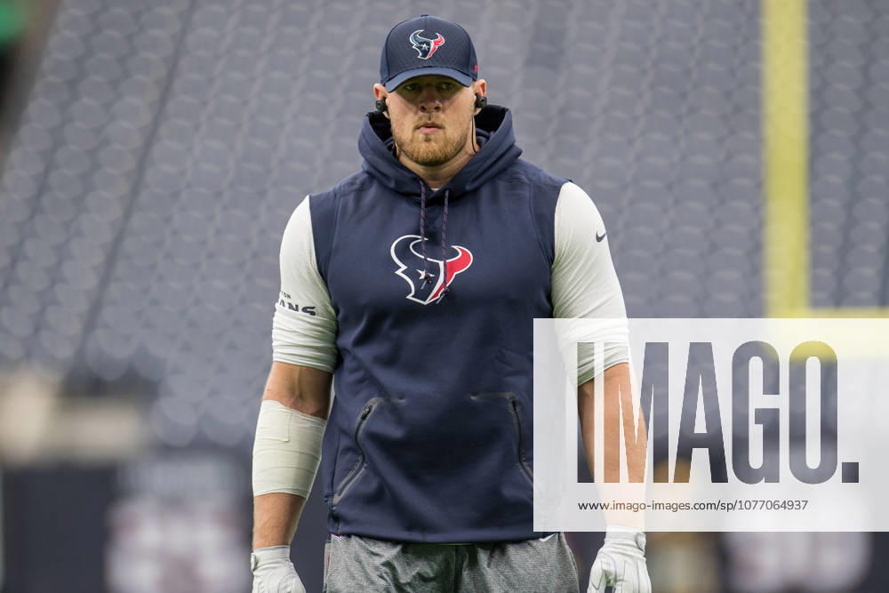 Houston Texans defensive end J.J. Watt (99) warms up prior to an NFL, American Football Herren, USA football game between the Houston Texans and the Tennessee Titans at NRG Stadium in Houston, TX. ..Trask Smith CSM