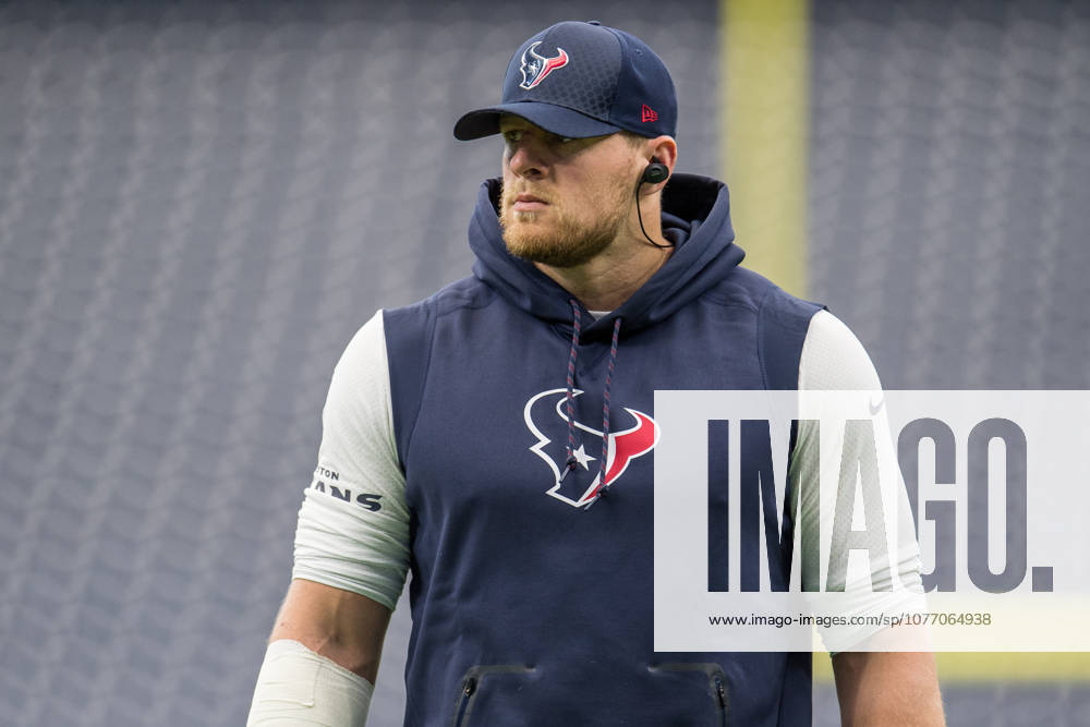 Houston Texans defensive end J.J. Watt (99) warms up prior to an NFL, American Football Herren, USA football game between the Houston Texans and the Tennessee Titans at NRG Stadium in Houston, TX. ..Trask Smith CSM