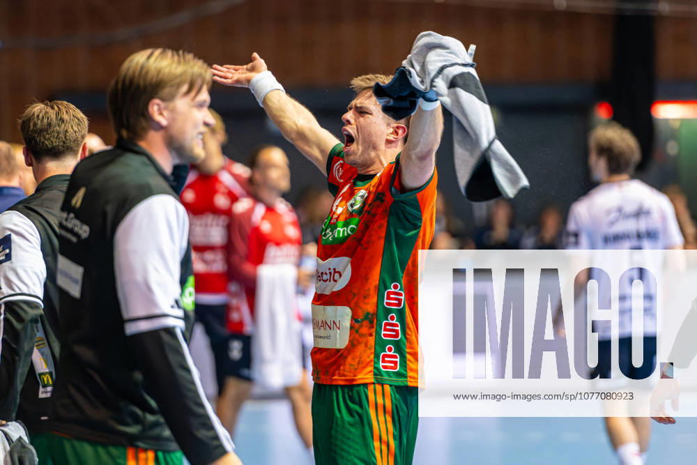 Renars Uscins TSV Hannover Burgdorf, Nr 10 L R , TSV Hannover Burgdorf orange against SG Flensburg Handewitt blue second leg of the quarter finals the EHF European League 2025 2026 05 05 2026, Swiss Life Hall Hannover, GER ,