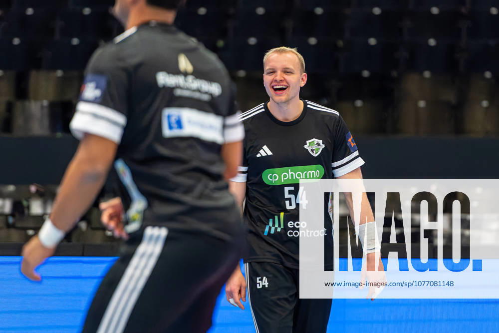 Justus Fischer TSV Hannover Burgdorf, Nr 54 L R , TSV Hannover Burgdorf orange against SG Flensburg Handewitt blue second leg of the quarter finals the EHF European League 2025 2026 05 05 2026, Swiss Life Hall Hannover, GER ,