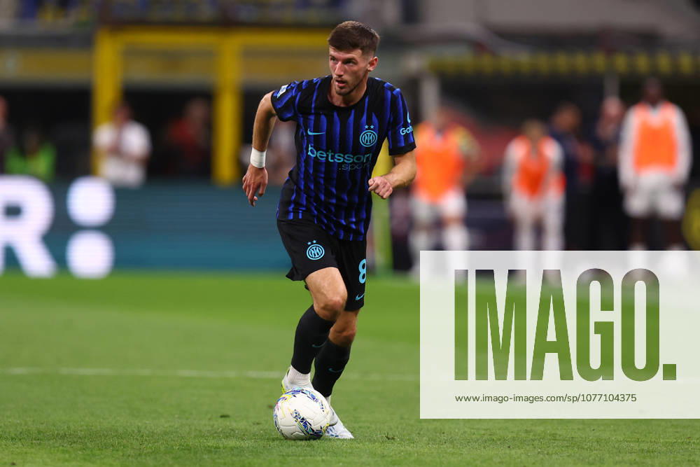 Serie A Fc Internazionale - Parma Calcio Petar Sucic of Fc Internazionale in action during the Serie A match beetween Fc Internazionale and Parma Calcio at Stadio Giuseppe Meazza on May 3 2026 in Milan Italy . Milano Stadio Giuseppe Meazza Italy